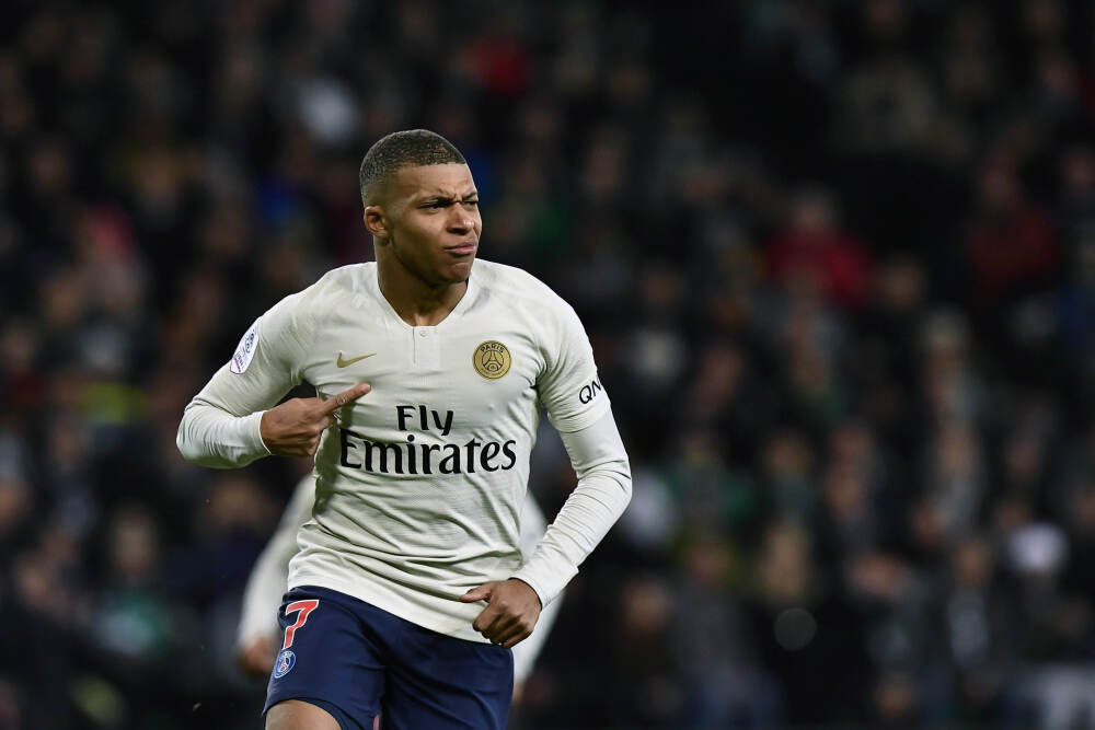 美股三大指数小幅收跌 大型科技股涨跌不一